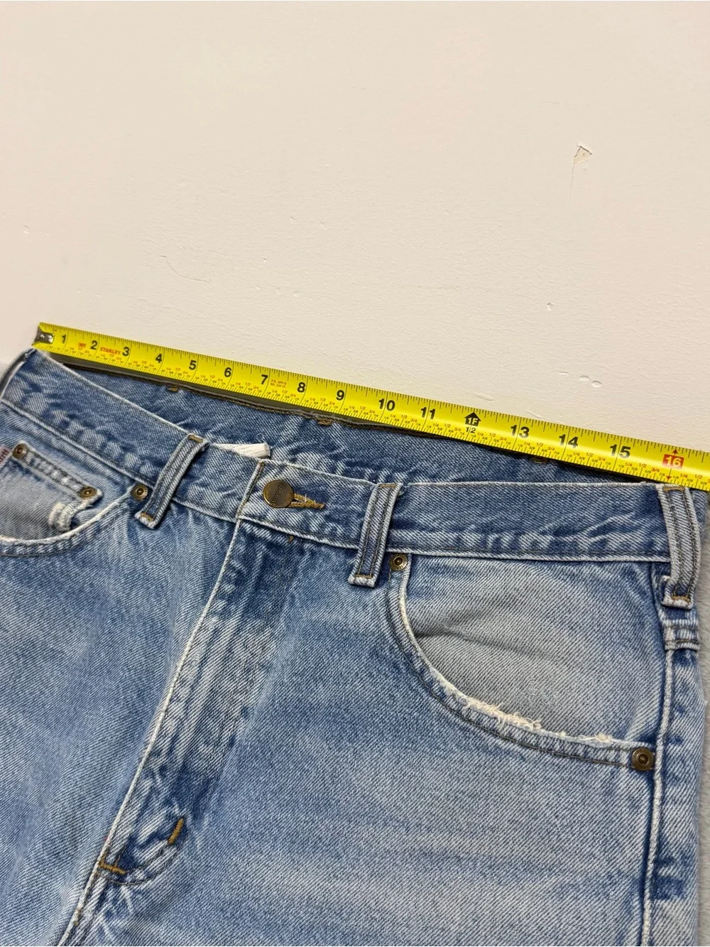 Vtg Carhartt Jeans Men 33x33 B160 D9T Relaxed Fit Distressed Denim Medium Wash